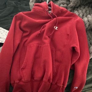 I am selling a one time used Champion hoodie! Comfortable fit for everyone